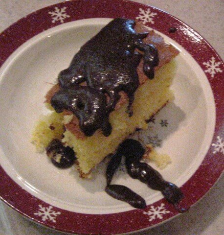 Caption: this is me eating the icing.
it was soooooo good!!!