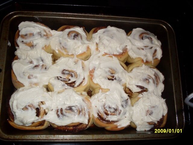Caption: Recipe gave me 14 good sized rolls plus two small ends.  Baked a dozen in a 9x13.