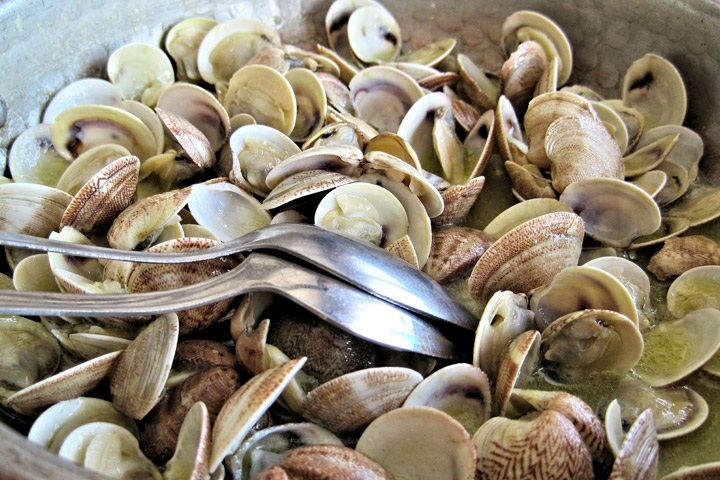 A Seafood Stew For Hurried Holidays