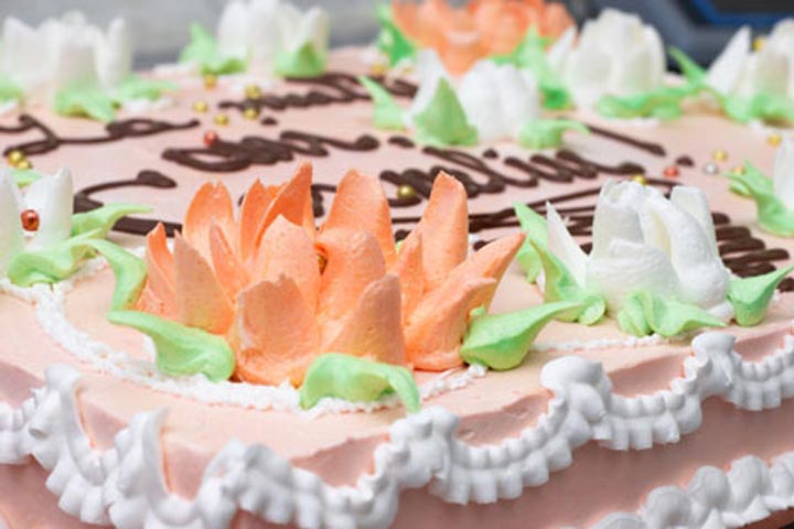 Bunny Cakes & Buttercream Roses