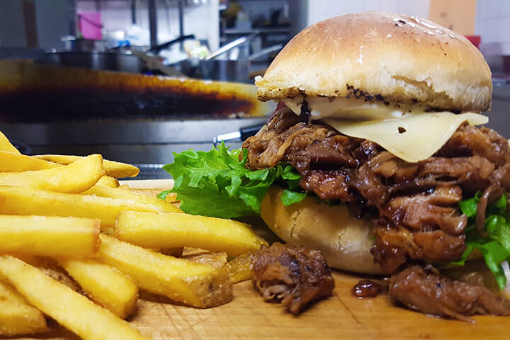 Slow Food/Fast Food