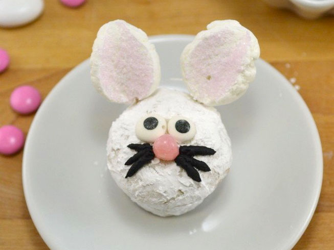 Baked Powdered Sugar Doughnut Holes – Easter Bunnies!