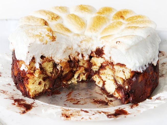 S'mores Cinnamon Roll Cake