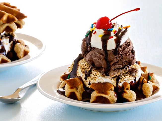 S'mores Waffle Sundaes