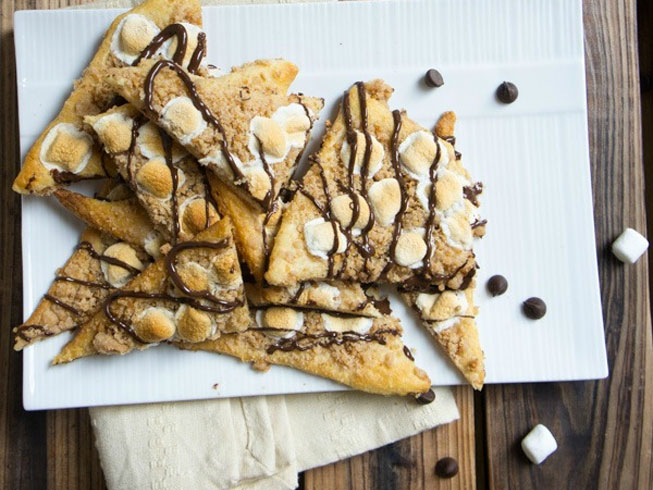 Flaky S'mores Pizza Triangles