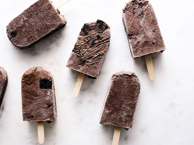 Homemade Fudgesicle Brownie Pops