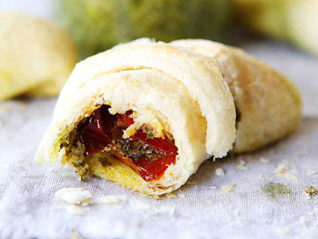 Pesto, Roasted Red Pepper, and Cheese Crescent Rolls