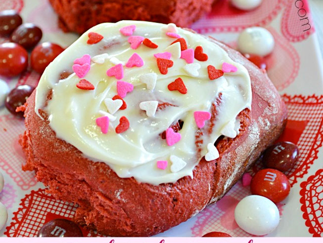 Red Velvet Cake Cinnamon Rolls