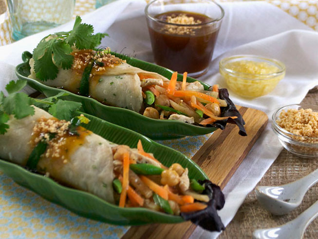 LUMPIANG SARIWA (FRESH SPRING ROLLS)