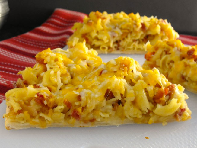 Gluten-Free Bacon Mac and Cheese Pizza