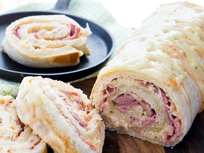 Reuben Pizza Roll