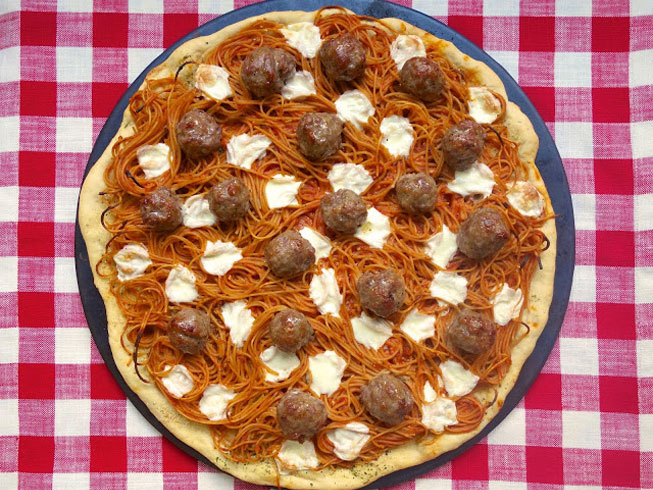 Spaghetti & Meatball Pizza