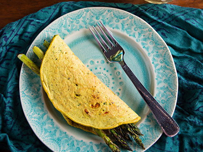 Chickpea Flour Omelets with Asparagus