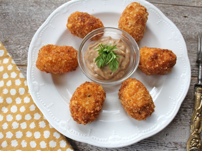 Potato Tots with Malt Vinegar Aioli