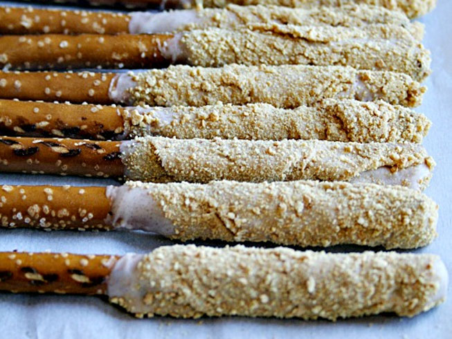 Pumpkin Spice Pretzels